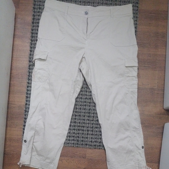 Cato Pants - Cato Cream Capris Pants​​